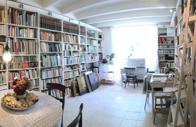 Manoir à vendre Gémozac, Nouvelle-Aquitaine, Die Bibliothek mit Arbeitsplatz