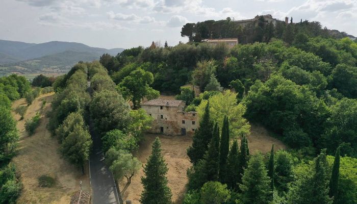 Landelijk huis te koop Città di Castello, Umbria,  Italië