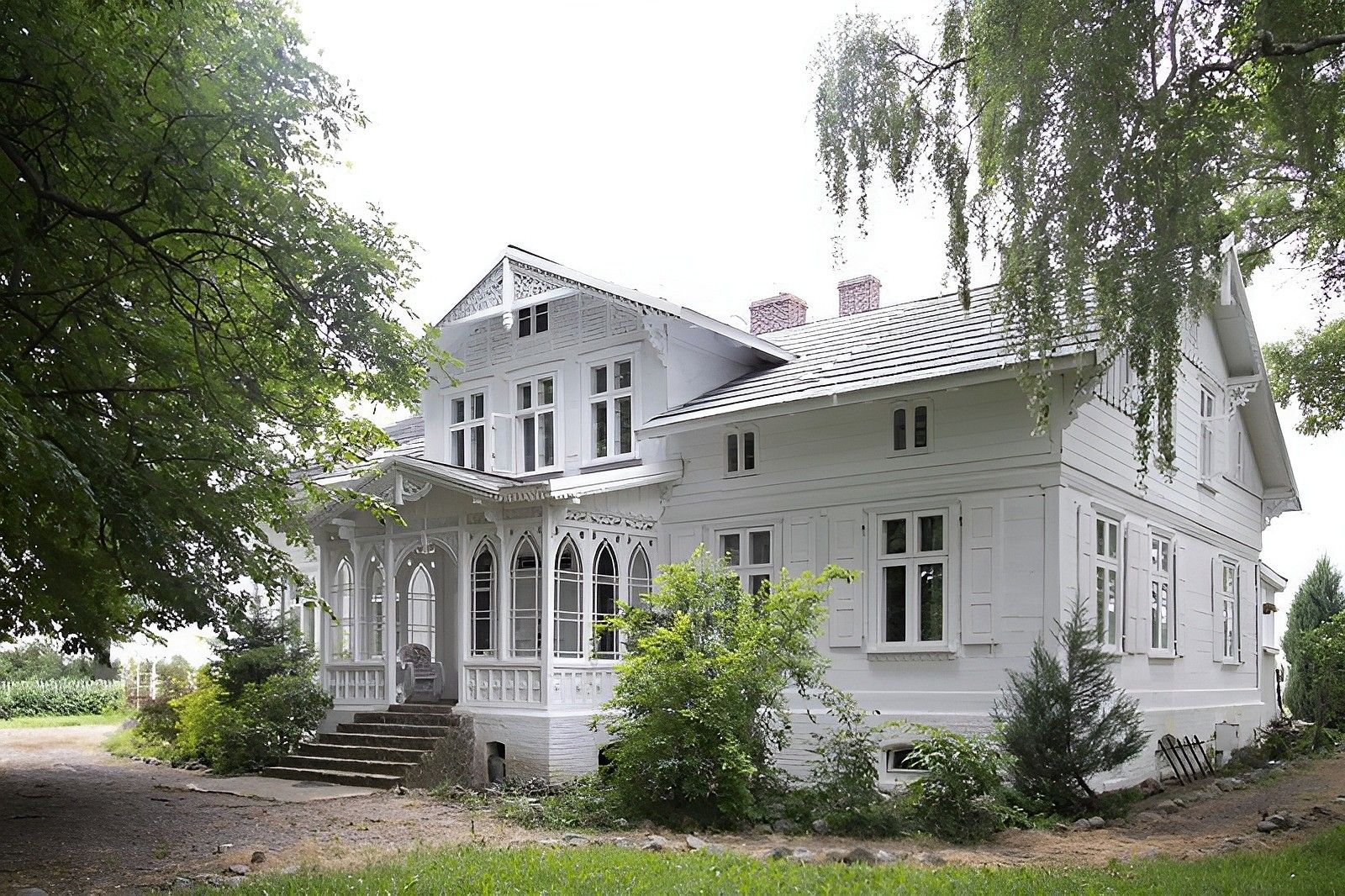 Images Uniek houten landhuis in de buurt van Malbork, Pommeren