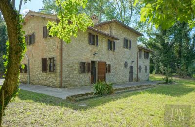 Propriétés, Maison historique sur les rives du Tibre