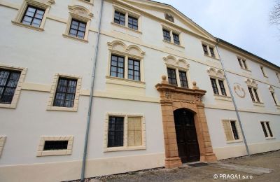 Château à vendre Hlavní město Praha:  Außenansicht