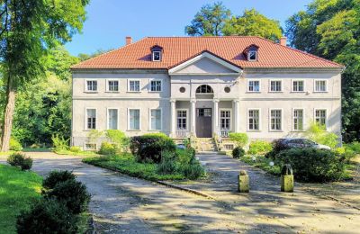 Biens historiques, Manoir en Pologne près de Görlitz (Allemagne)