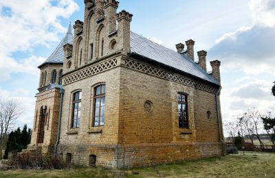 Historische villa te koop Chmielniki, Koejavië-Pommeren, widok z boku