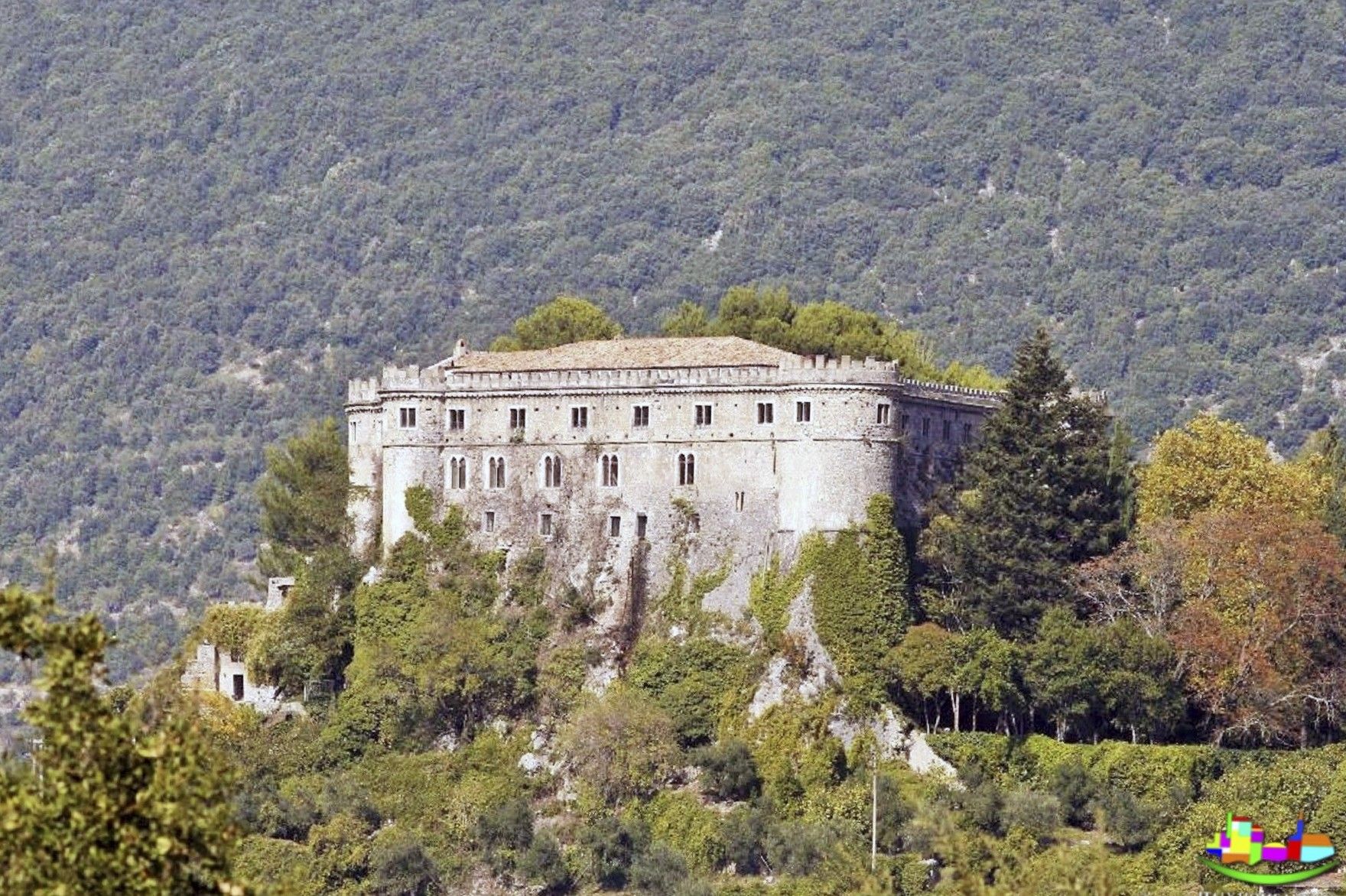 Images Middeleeuws fort in de Abruzzen