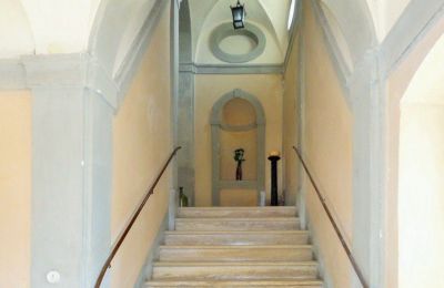 Château à vendre 06055 Marsciano, Ombrie:  Escalier