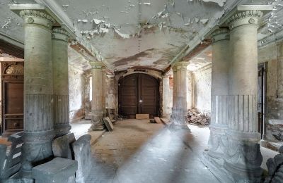 Kasteel te koop Bożków, Palac Wilelma von Magnis 1, Neder-Silezië, Rijtuig ingang