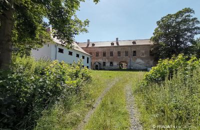 Château à vendre Karlovarský kraj:  Nebengebäude