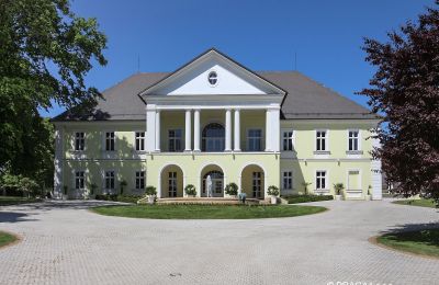 Kasteel te koop Hlavní město Praha, Vooraanzicht