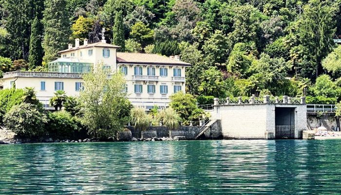 Historische villa te koop 28824 Oggebbio, Piemonte,  Italië