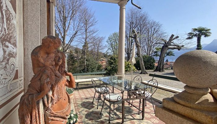 Historische villa in Verbania met uitzicht op het meer