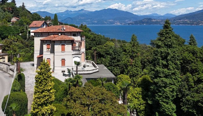 Villa in art-decostijl aan de oevers van het Lago Maggiore in Ghiffa