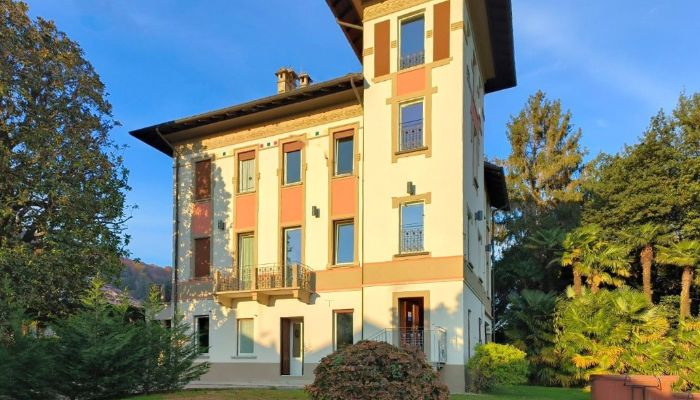 Villa historique à vendre 28040 Lesa, Piémont,  Italie