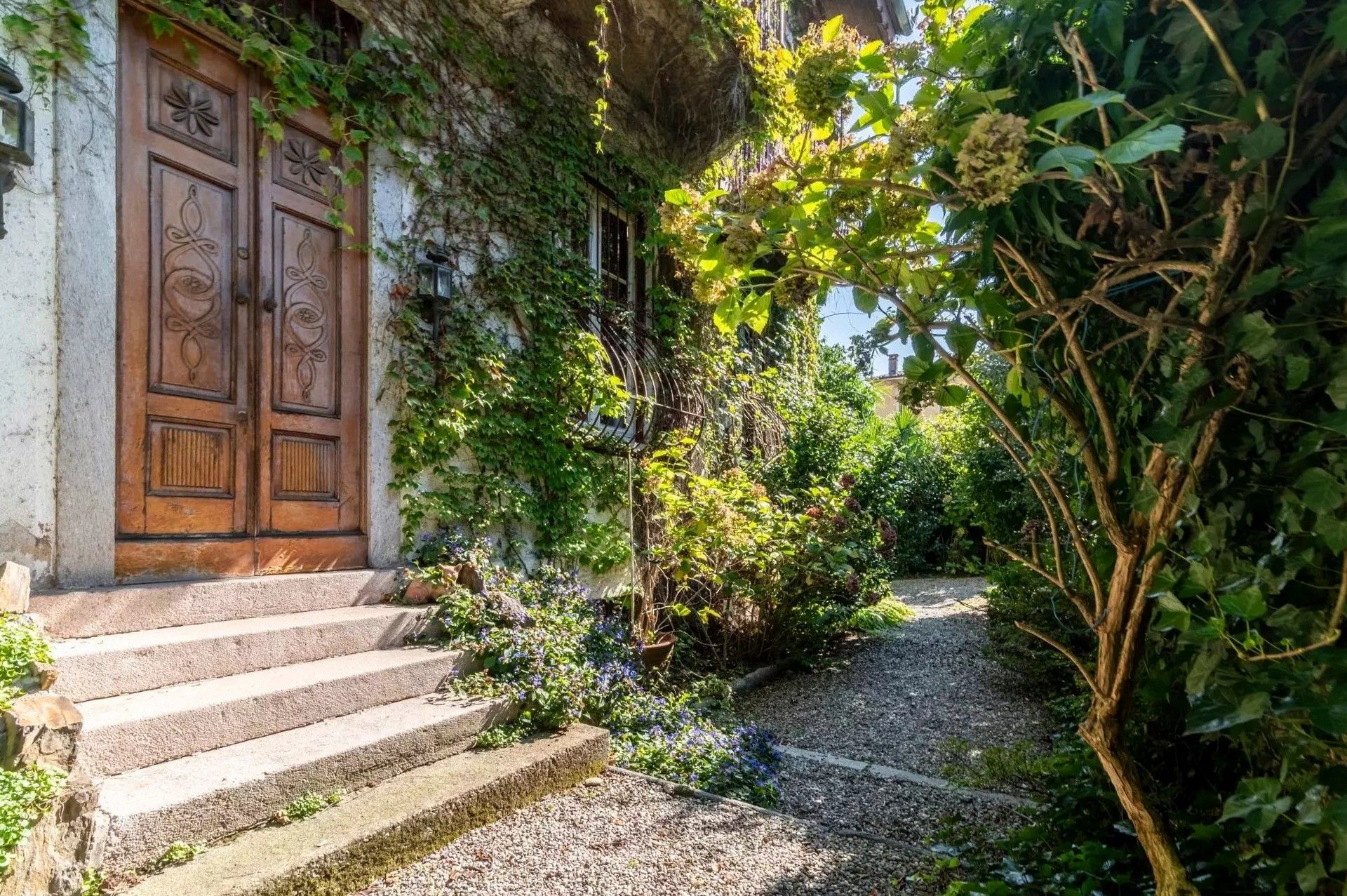 Images Elegante bourgeois villa met tuin in het hart van Verbania