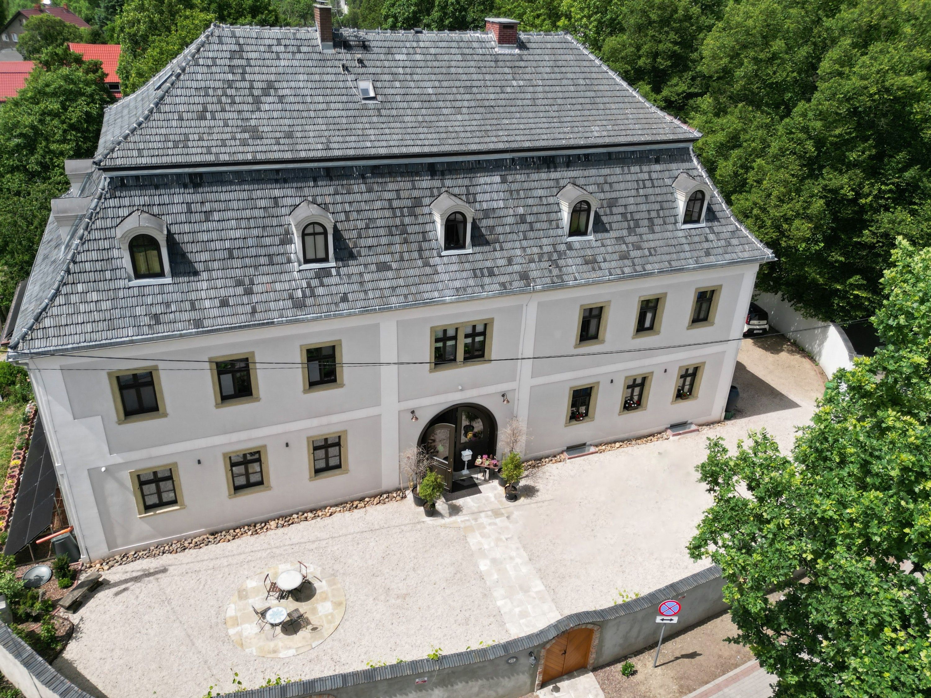 Images Laatbarok landhuis tussen Jelenia Góra en Wałbrzych