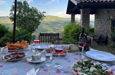 Landelijk huis te koop Piemonte, Außensitzplatz mit Blick