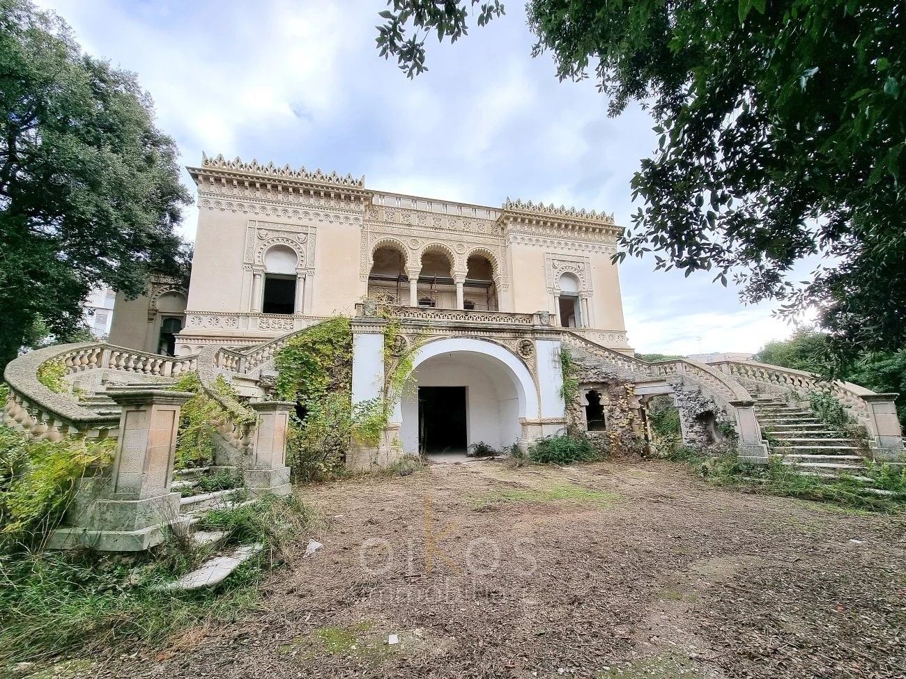 Photos Prestigieuse villa historique à vendre à Lecce avec parc privé