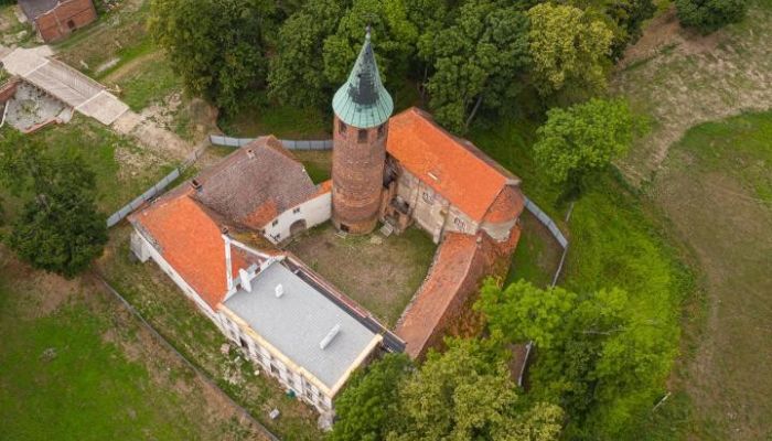 Château médiéval Karłowice 5