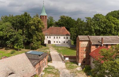 Burcht te koop Karłowice, Zamek w Karłowicach, Opole, Toegang