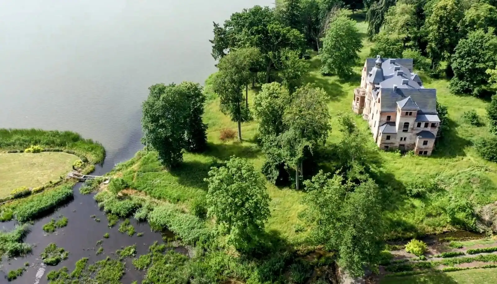 Images Folwark nad jeziorem w zachodniopomorskim, 217 ha ziemi opcjonalnie