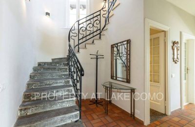Villa historique à vendre Cernobbio, Lombardie:  Escalier