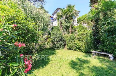 Historische villa te koop Dizzasco, Lombardije, Tuin