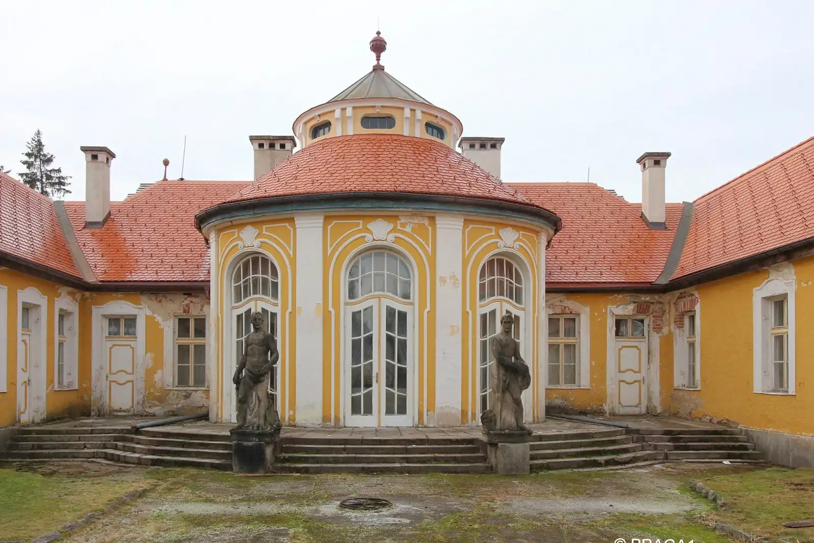 Photos Pavillon de chasse isolé près de Karlovy Vary