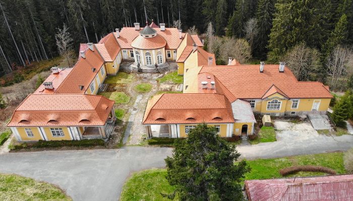 Landhuis te koop Karlovy Vary, Karlovarský kraj,  Tsjechische Republiek