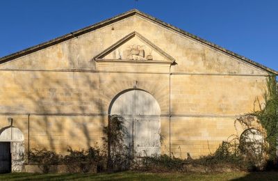Château à vendre Saintes, Nouvelle-Aquitaine:  Dépendance