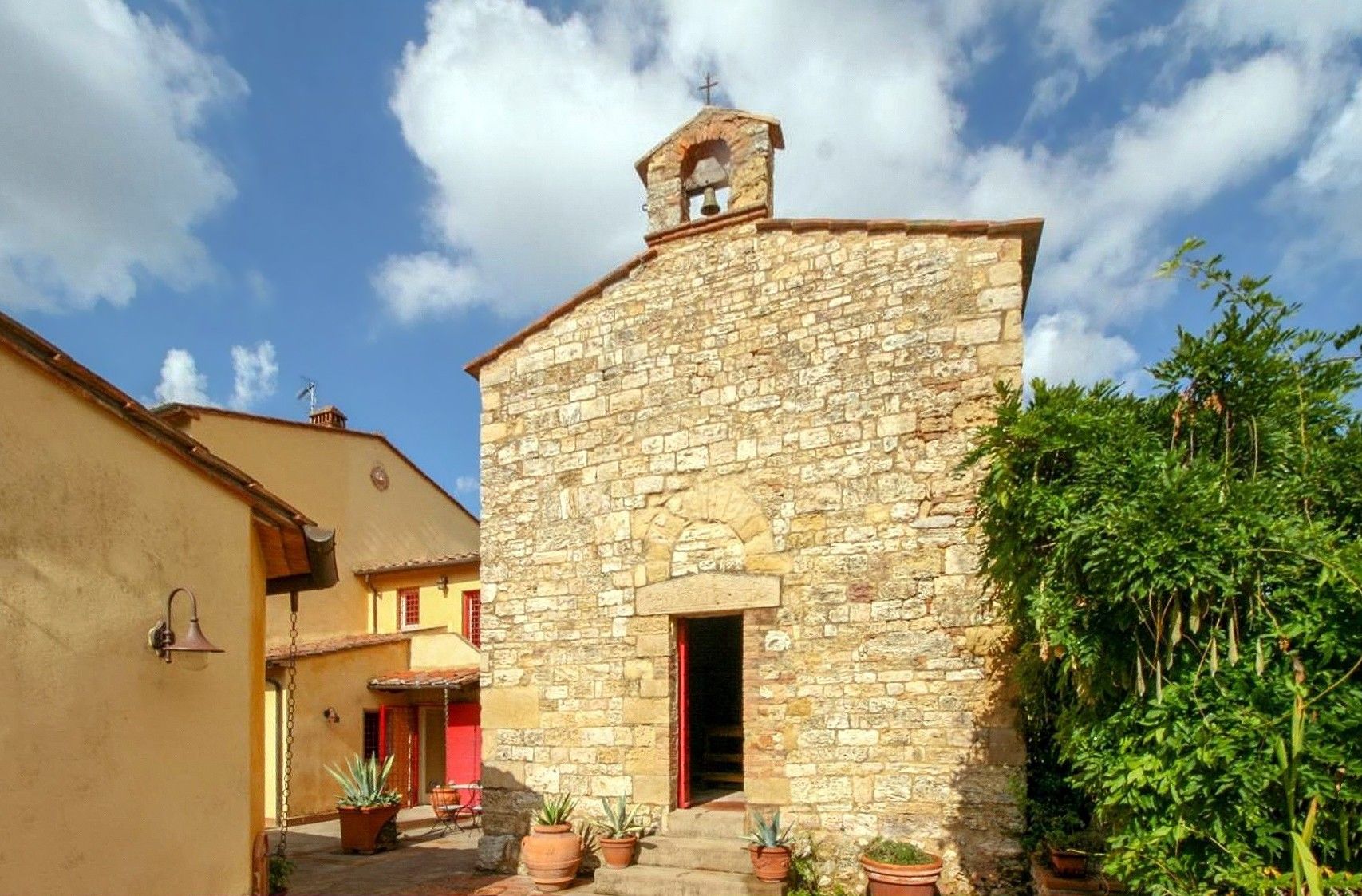 Photos Propriété toscane avec chapelle à Collemontanino