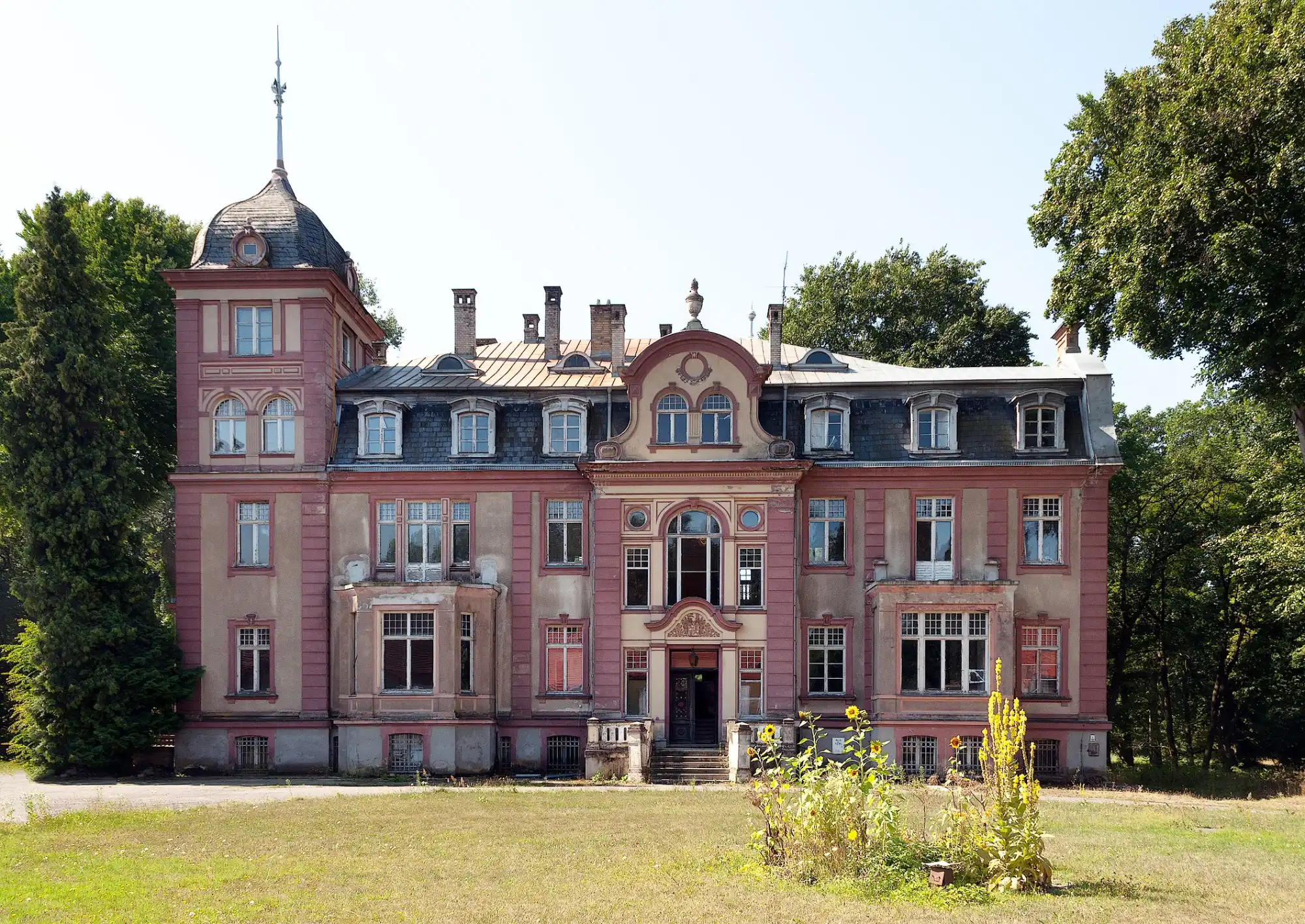 Images Landhuis Briesnitz: historisch erfgoed in de grensstreek