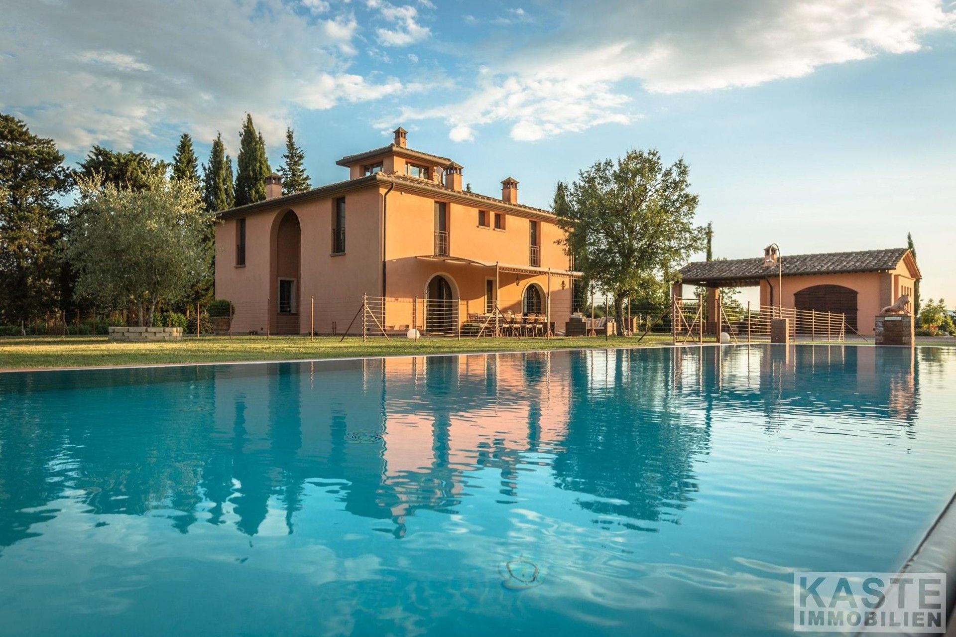 Photos Villa de luxe en Toscane avec ambiance et vue particulières
