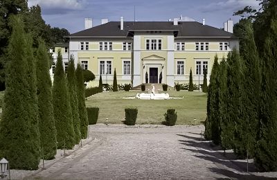Kasteel te koop Olsztyn, Ermland-Mazurië, Vooraanzicht