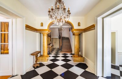 Kasteel te koop 05-332 Żaków, Mazovië, Ingangshal