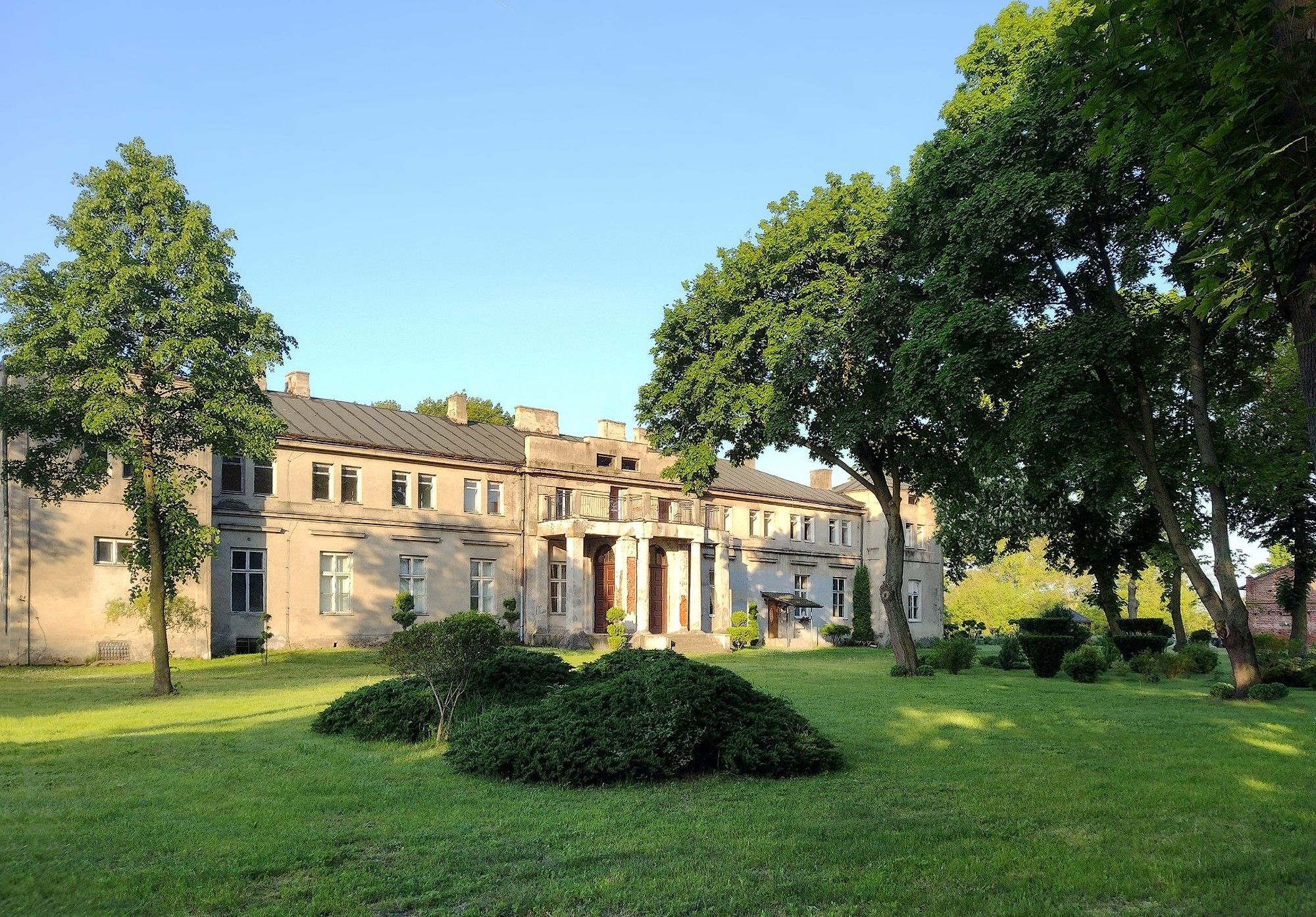 Images Landhuis op een rustige en natuurlijke locatie, te renoveren