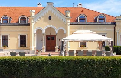 Landhuis te koop Trnavský kraj, Vooraanzicht