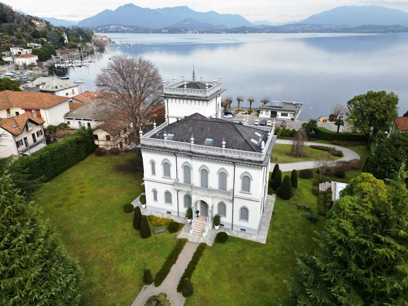 Images Unieke Belle Epoque villa aan het betoverende Lago Maggiore
