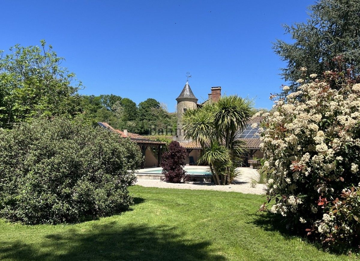 Images Fraai Frans landhuis in de buurt van Tarbes, Hautes-Pyrénées