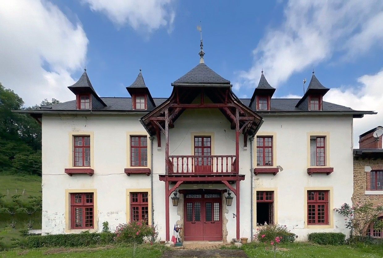 Images Landhuis met rijbak en ruime tuin in de regio rondom Pau, Zuid-Frankrijk