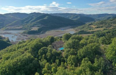 Landelijk huis te koop 06029 Valfabbrica, Umbria, Foto 2/49