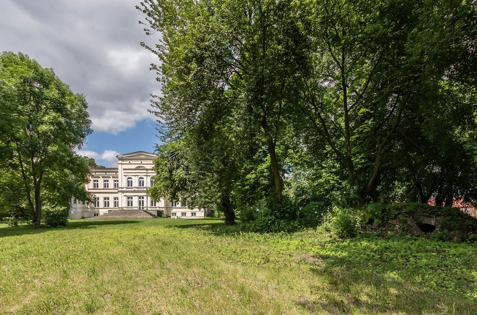 Images Landgoed bij Poznan - Goedgekeurd project voor bejaardentehuis