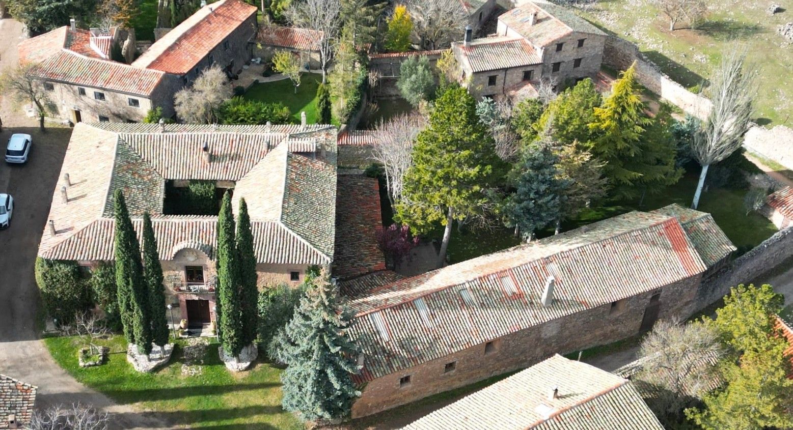 Images Kasteel in middeleeuws dorp in Spanje - 15e eeuw