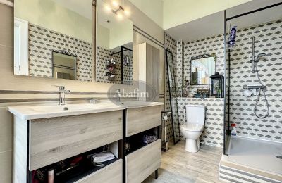 Landelijk huis te koop Rodez, Occitanie, Badkamer