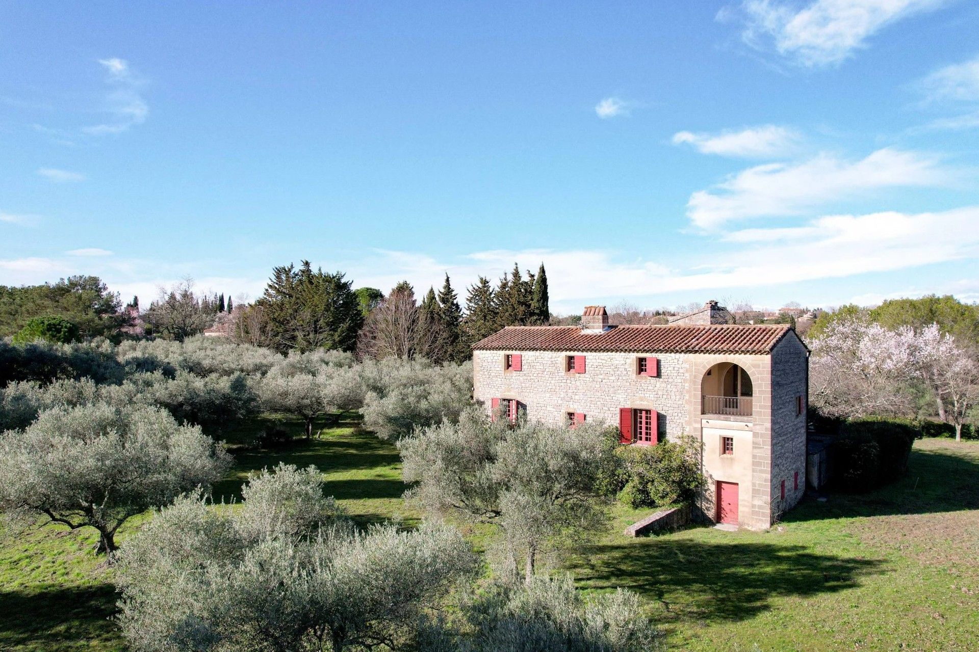 Photos Maison historique en Provence - 2,4 hectares