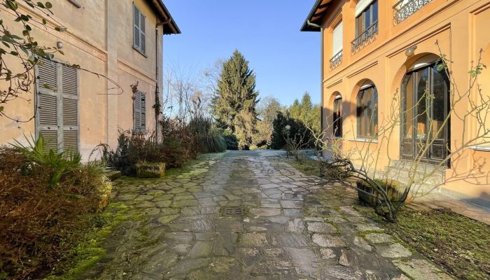 Historische villa te koop Castelletto Sopra Ticino, Piemonte,  Italië