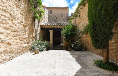 Propriété historique à vendre Vers-Pont-du-Gard, Occitanie, Image 2/31