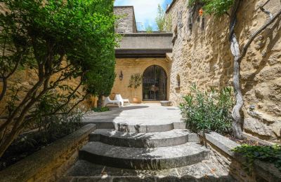 Historisch pand Vers-Pont-du-Gard, Occitanie