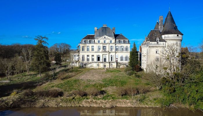 Kasteel te koop Loches, Centre-Val de Loire,  Frankrijk