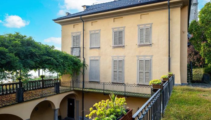 Historische villa te koop Belgirate, Piemonte,  Italië