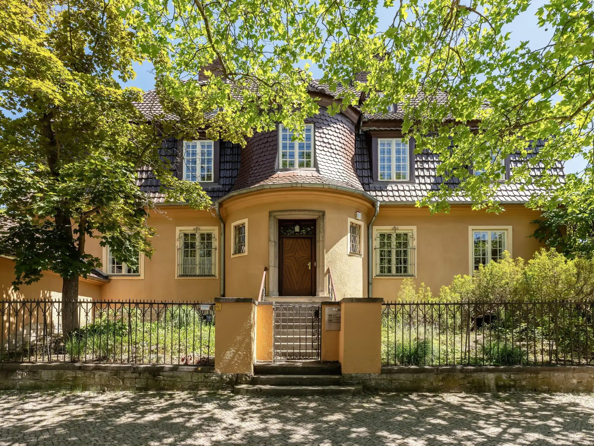 Images Historic Elegance Meets Modern Luxury: Unique Property for Exclusive Living and Working Berlin-Westend