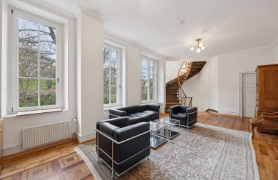 Demeure historique à vendre Biel/Bienne, Alpenstrasse 95, Berne, Vorraum mit kunstvoll verlegtem Tafelparkett